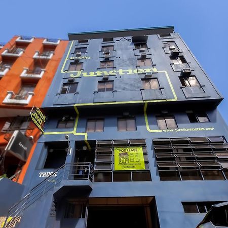 Spot On Junction Hostel San Pedro Makati Exterior foto