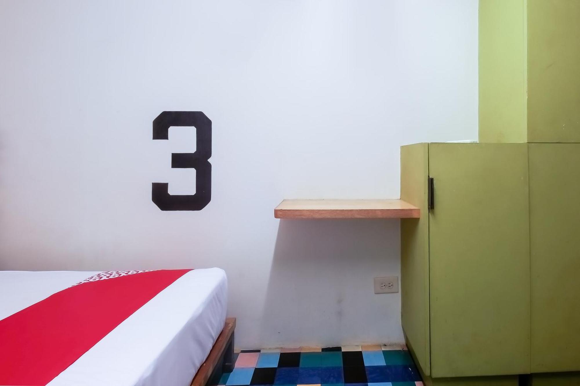 Spot On Junction Hostel San Pedro Makati Exterior foto
