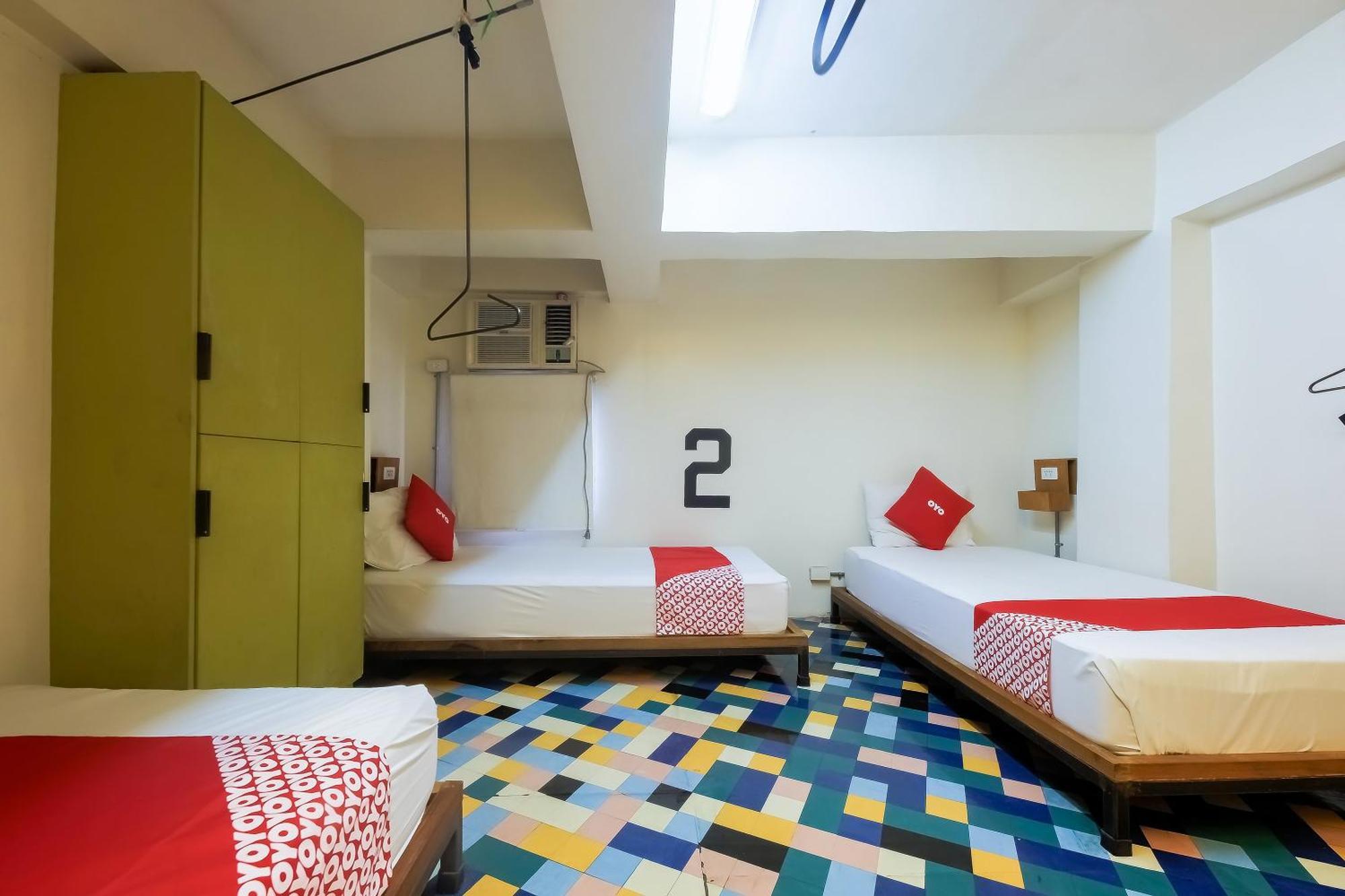 Spot On Junction Hostel San Pedro Makati Exterior foto
