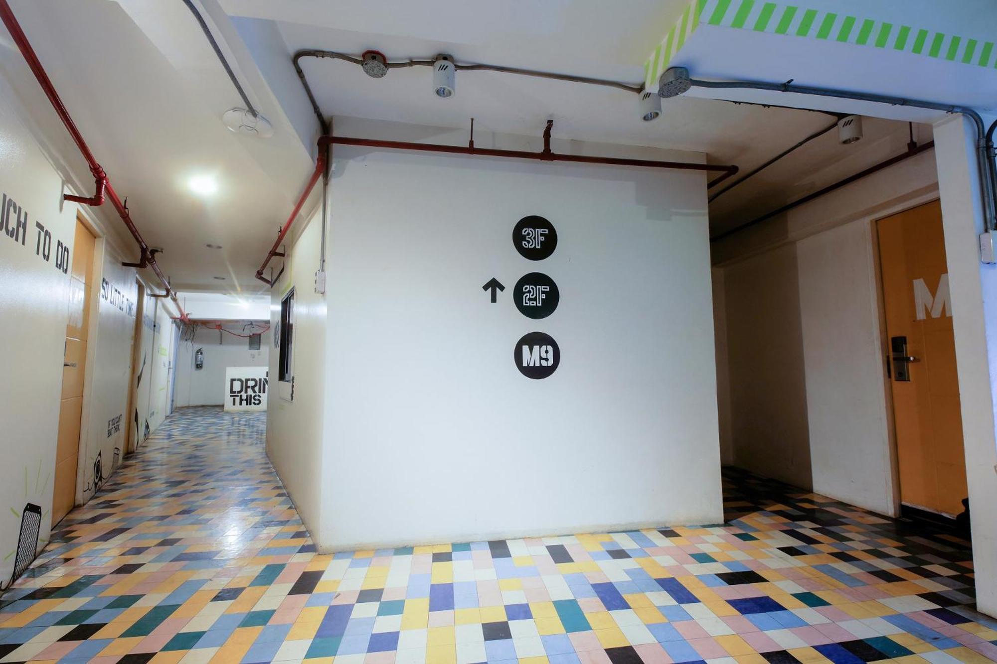 Spot On Junction Hostel San Pedro Makati Exterior foto