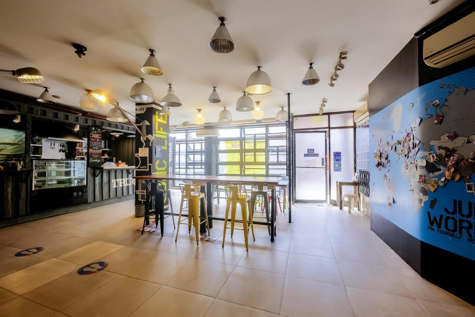 Spot On Junction Hostel San Pedro Makati Exterior foto
